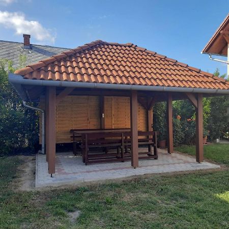 Nora Apartman Balatonlelle Exterior photo